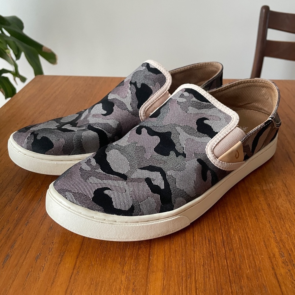 OluKai Women's Pehuea Pa'i Slip-On Sneakers in Camo Size 10